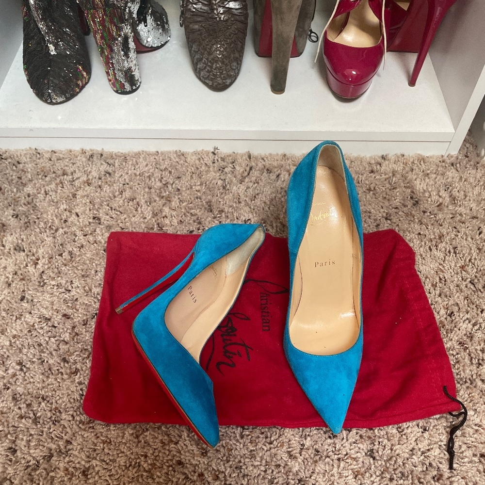 Turquoise Christian Louboutin so Kates pumps